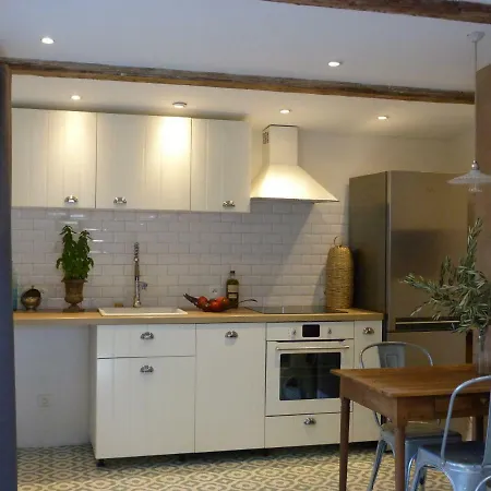 La Summer House Avec Jardin 2* Arles
