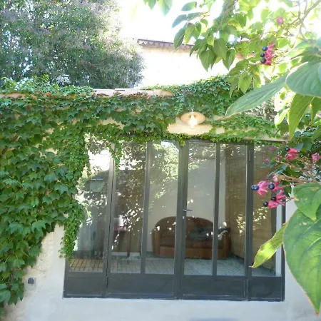 La Summer House Avec Jardin 2* Arles